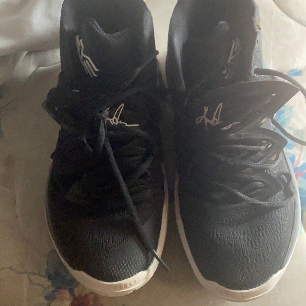 Kyrie 5s